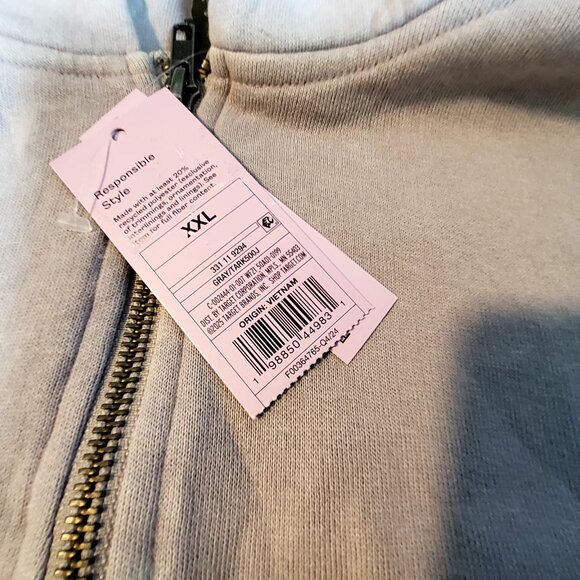 Cropped Gray Zip-Up Hoodie Size XXL Cotton Blend Zip-up closure   Cozy hood - Picture 3 of 11